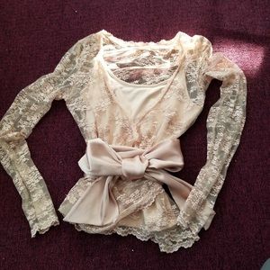 Victoria’s Secret Moda International Cream Top